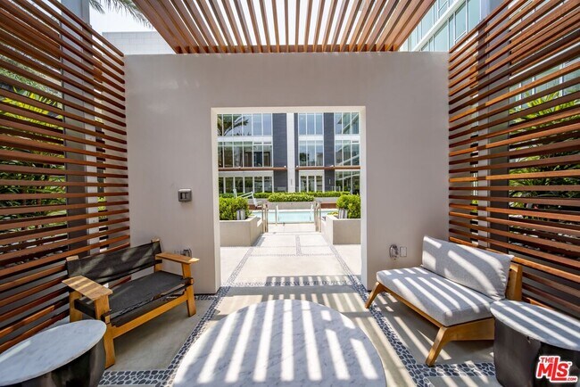 Building Photo - 9000 W 3rd St