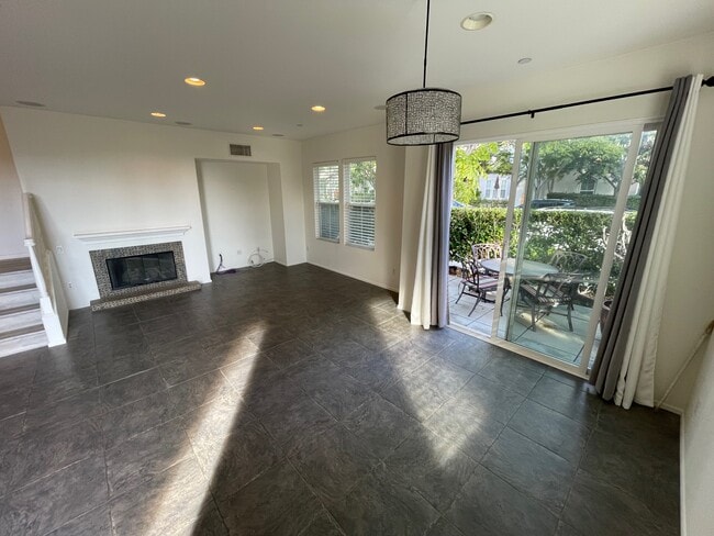 Building Photo - 3351 Via Trentino