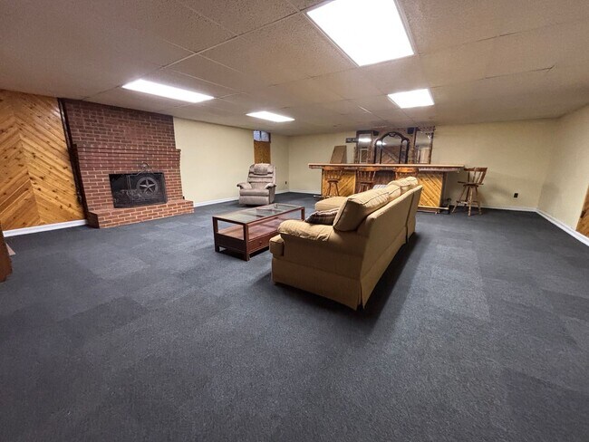 Building Photo - 136 Grimes St