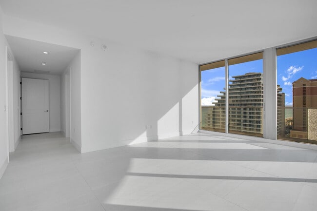 Building Photo - 153 N Seabreeze Blvd