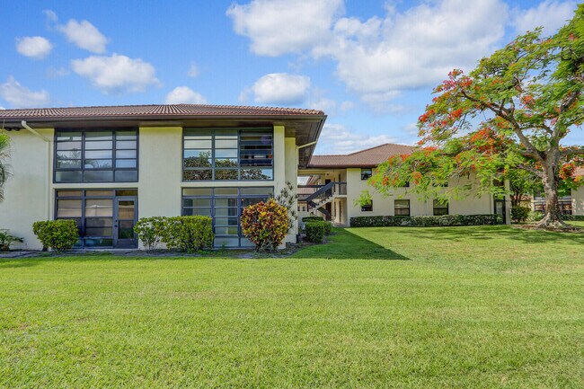 Building Photo - 91 SW South River Dr