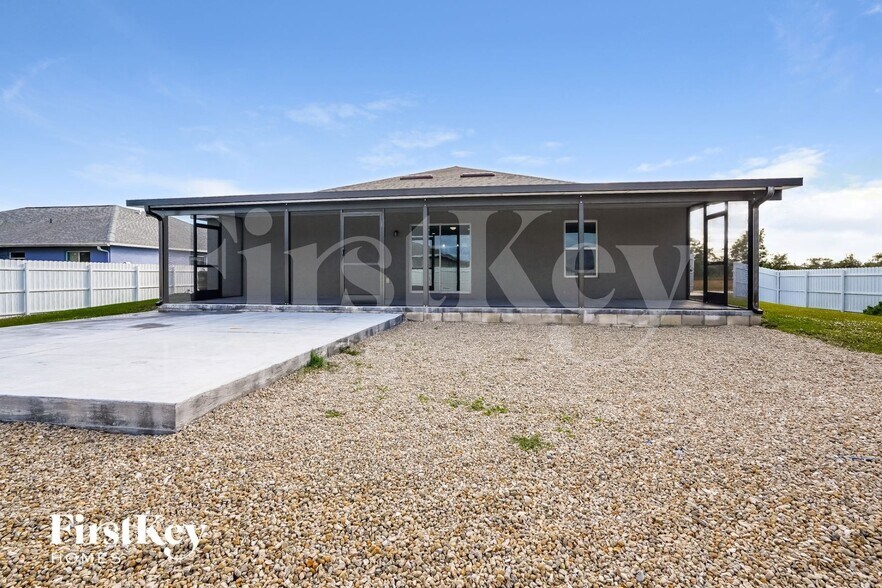 Building Photo - 2918 NW 5th Ave