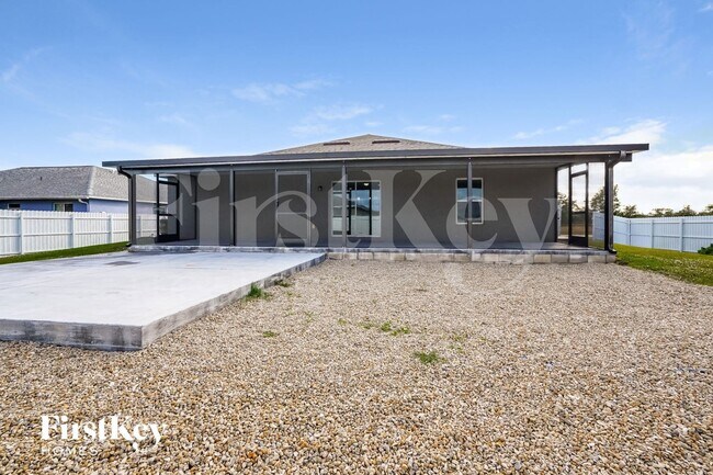 Building Photo - 2918 NW 5th Ave