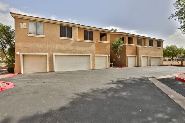 Building Photo - Stylish Mesa Condo with Modern Comforts & Prime Location