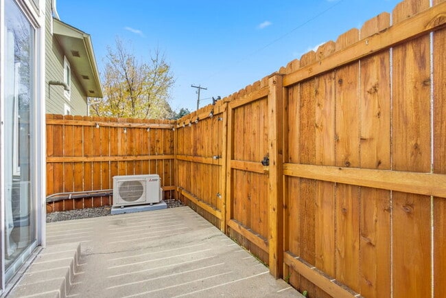 Building Photo - 5407 W 16th Ave