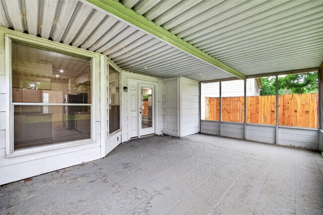 Building Photo - 11818 Snowberry Dr