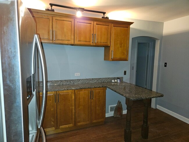 Building Photo - 208 27th Ave