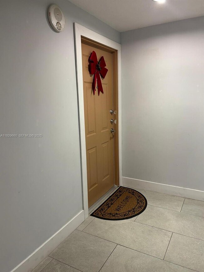 Building Photo - 3410 Coral Wy