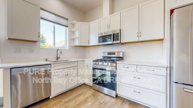 Building Photo - 1340 Miller Dr