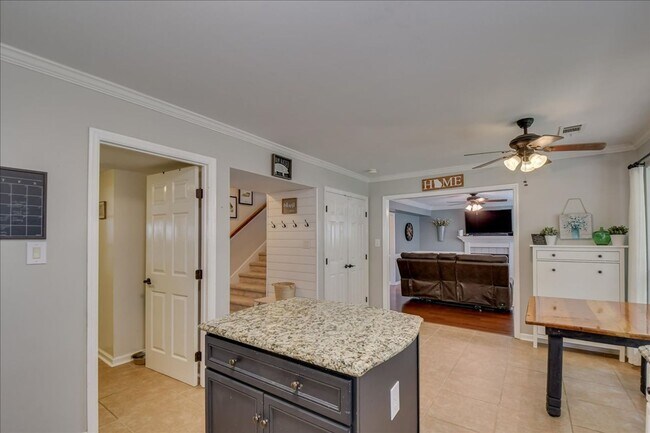 Building Photo - 1156 Parkside Trail