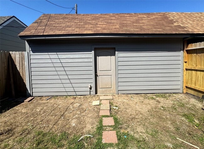 Building Photo - 1226 Montana St