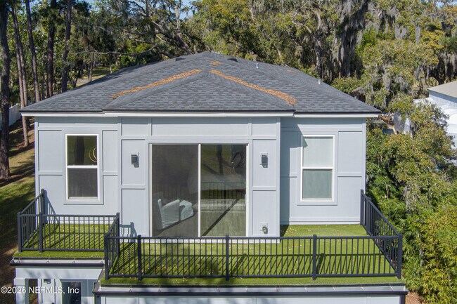 Building Photo - 5631 Heckscher Dr