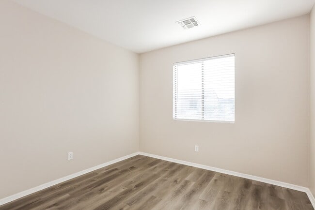 Building Photo - 7506 S 14th St