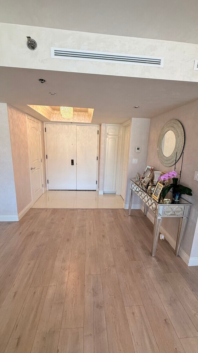 Building Photo - 222 Monterey Rd