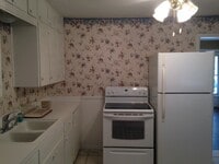 Building Photo - Spacious 2 bedroom/1 bath duplex in El Dor...