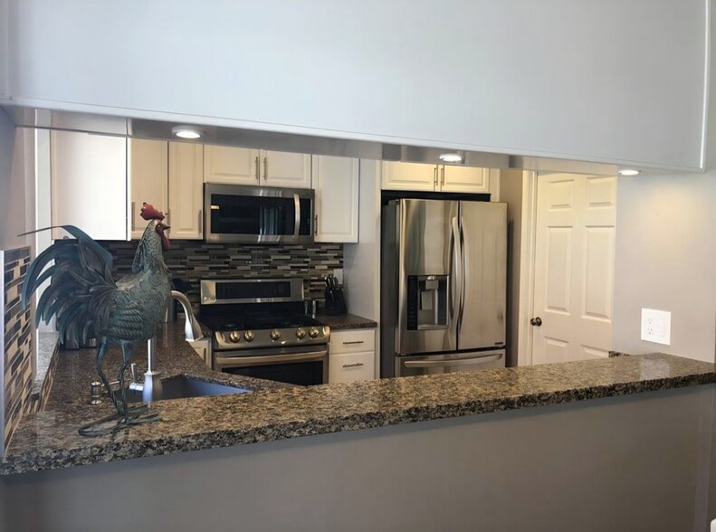 Building Photo - 1279 Calle Bonita