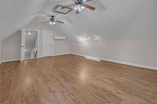 Building Photo - 137 Crawford Lake Dr