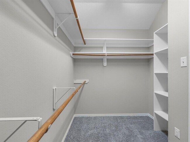 Building Photo - 23301 Tuttle Ct