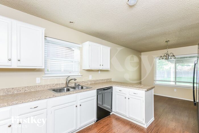 Building Photo - 3513 Hummingbird Dr