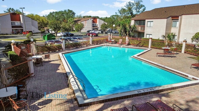 Building Photo - 2482 Lakeway Branch Dr