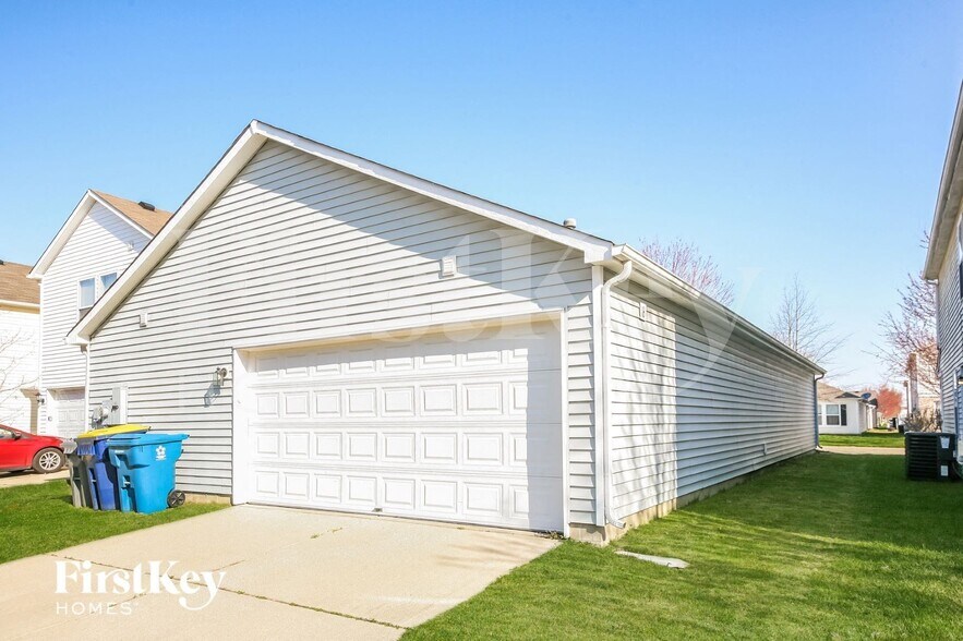 Building Photo - 12211 Lindley Dr