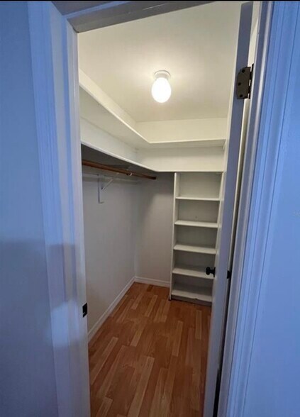 Building Photo - 13432 Suburban Ter