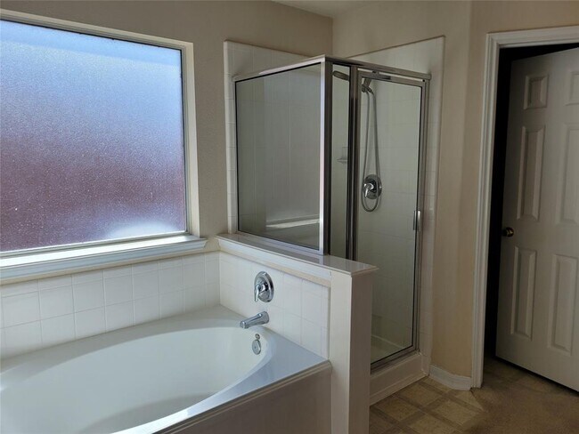 Building Photo - 6619 Halcyon Days Dr