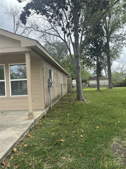 Building Photo - 11817 13th St