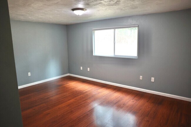 Building Photo - 1432 Kimtah Ct NE