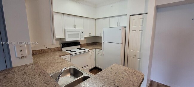 Building Photo - 160 SW 117th Terrace