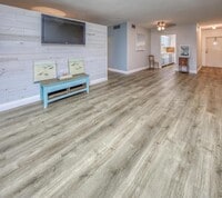 Building Photo - 1 S Lakeside Dr