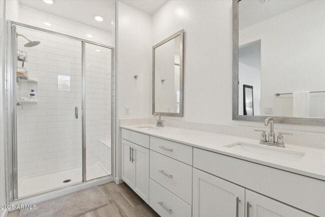 Building Photo - 4077 S Sabrina Dr