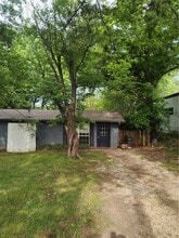 Building Photo - 1121 S W Ave