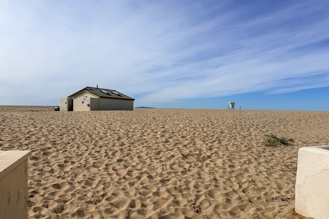 Building Photo - 117 Van Nuys Ave