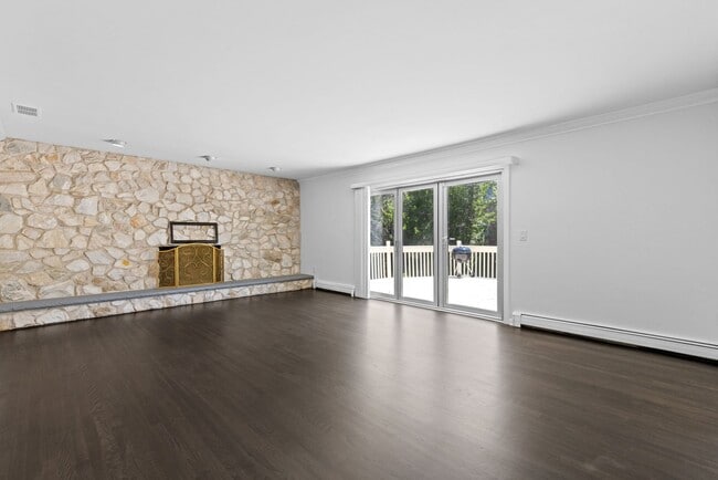 Building Photo - 275 Alfred Ave