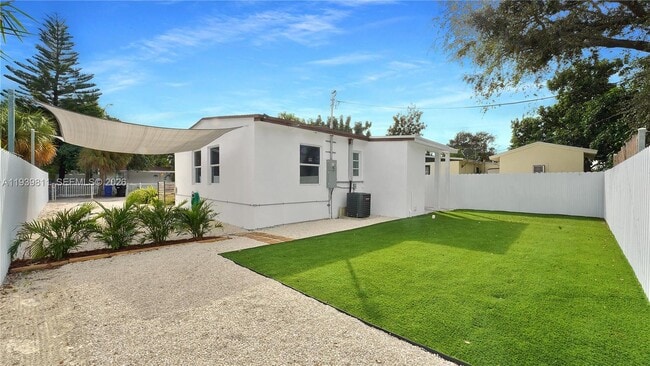 Building Photo - 1441 NE 154th Terrace