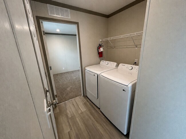 Building Photo - 128 Texas