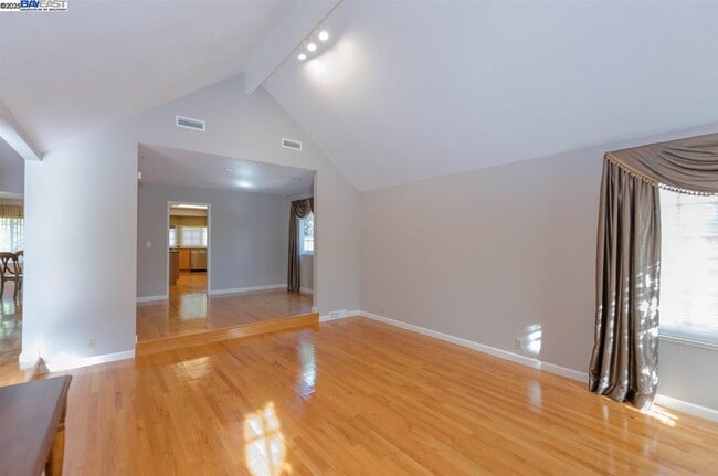 Building Photo - 39610 Benavente Ave