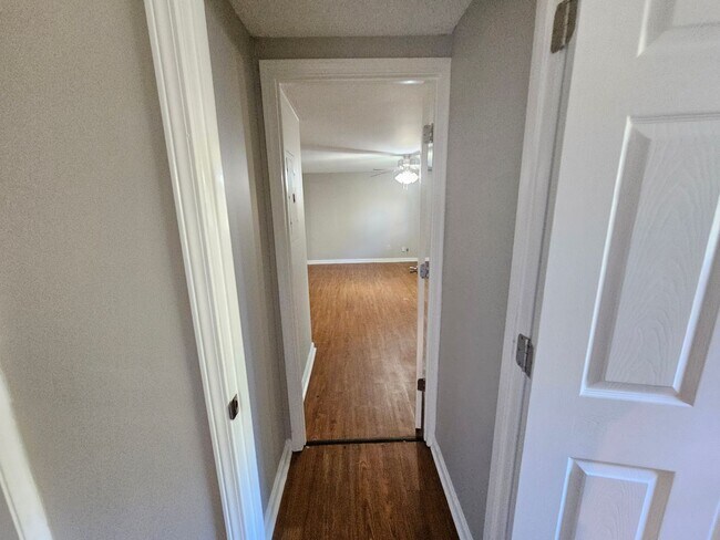 Building Photo - 777 Old Embreeville Rd