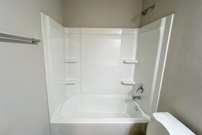 Building Photo - 4301 Driftwood Dr
