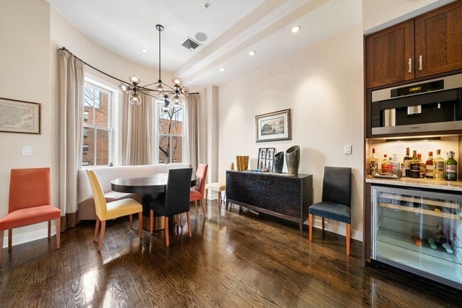 Building Photo - 410 Columbus Ave