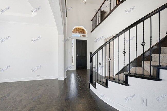 Building Photo - 6700 Palmdale Ln