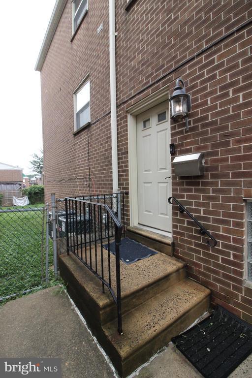 Building Photo - 7915 Fairfield St