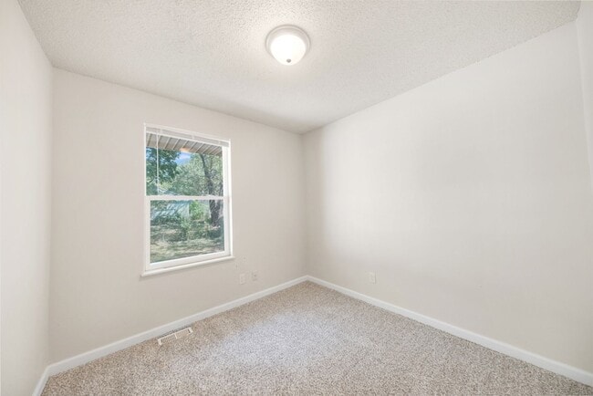 Building Photo - 3 BED / 1 BATH HOUSE IN URBANA WITH IN-UNI...