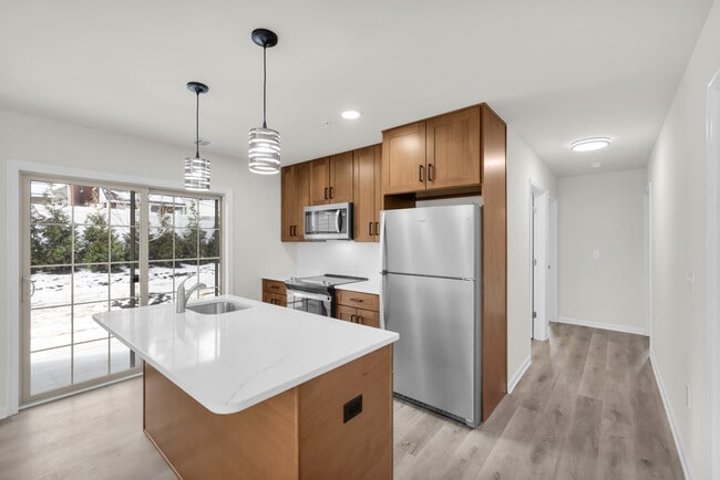 Building Photo - 1513 Maple St