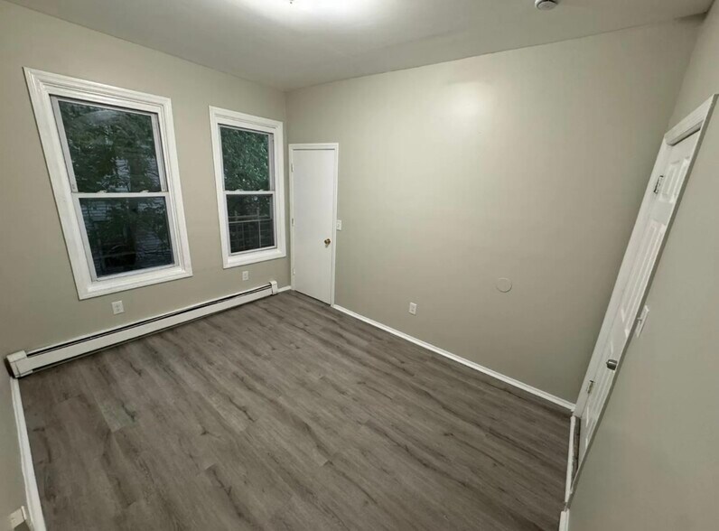 2R - 666 Grove St