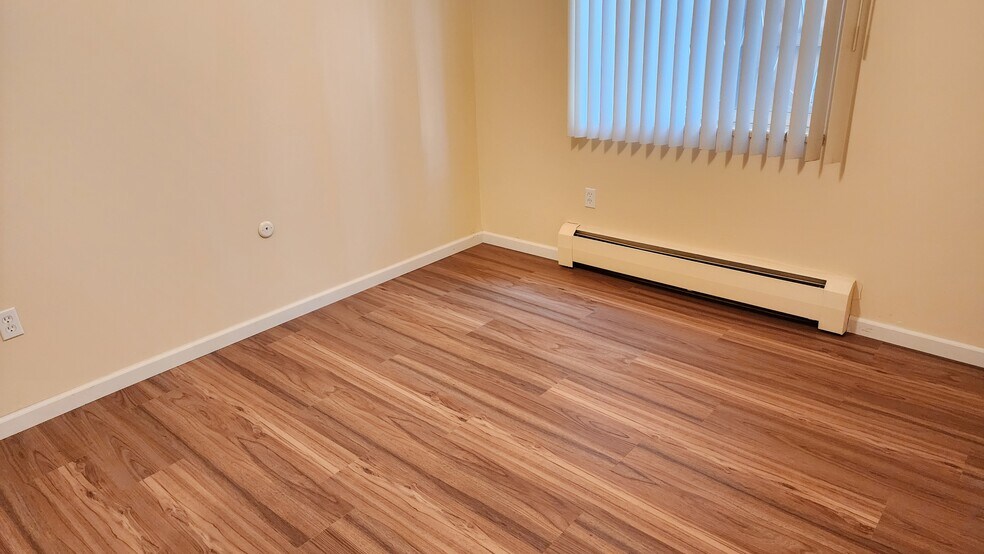 Building Photo - 918 S Logan St