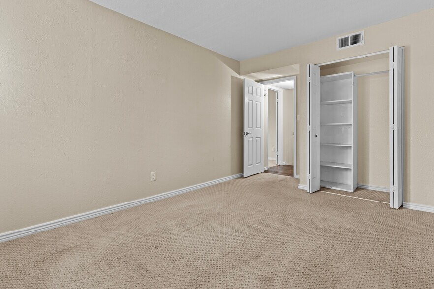 Building Photo - 6007 N 79th Street