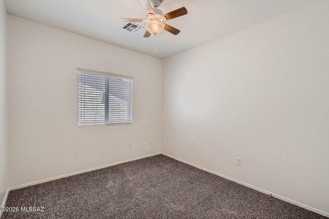 Building Photo - 8437 W Green Kingfisher Ln