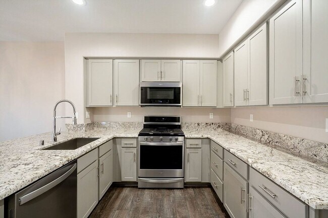 Building Photo - 845 Pantara Pl